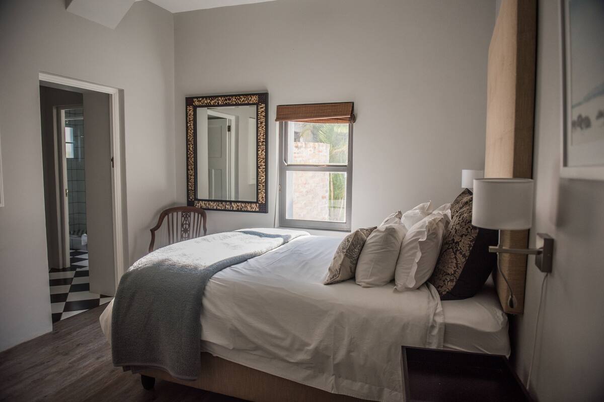 Superior House, 3 Bedrooms | Minibar, in-room safe, blackout drapes, WiFi (free)