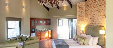 Suite Deluxe | Minibar, coffres-forts dans les chambres, décoration personnalisée