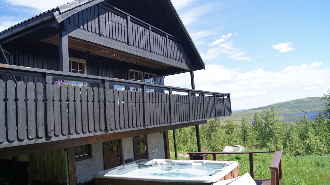 Cabin, 6 phòng ng ủ, bồn tắm thủy lực (Towel, bed linen & cleaning not incl) | Quang cảnh núi