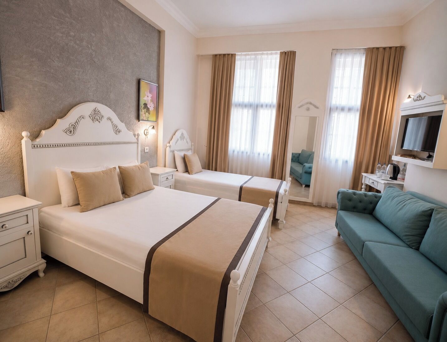 Minibar, in-room safe, soundproofing, free WiFi