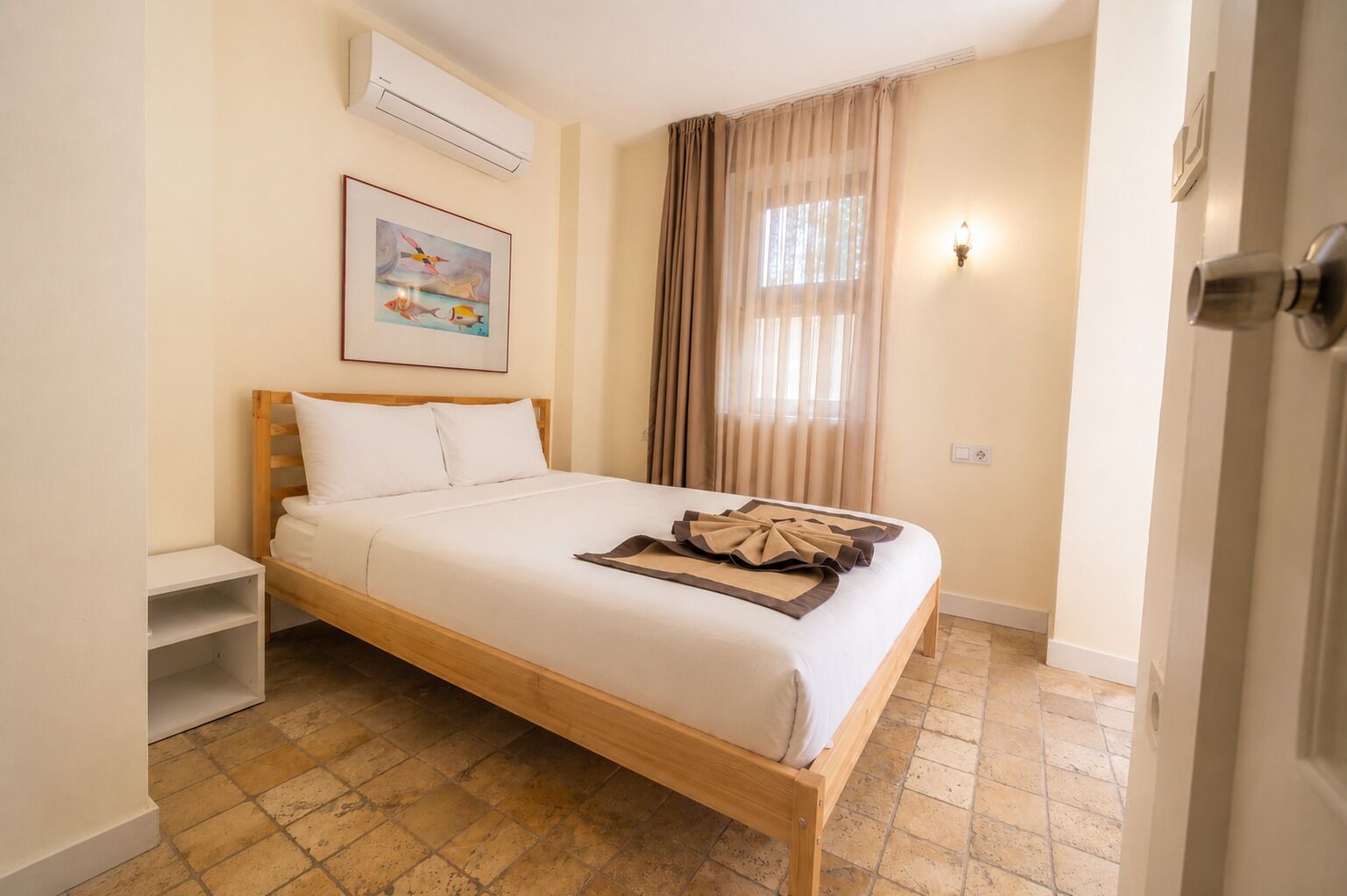 Minibar, in-room safe, soundproofing, free WiFi