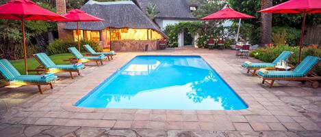 Outdoor pool, pool loungers