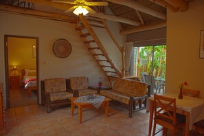 Buffalo Family Apartment | In-room safe, iron/ironing board, free WiFi, bed sheets - Easy Five (Cape Town)