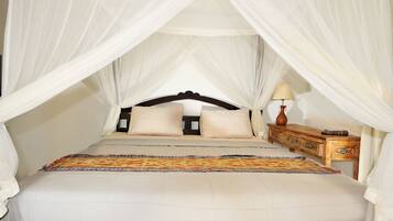 Desk, rollaway beds, free WiFi, bed sheets