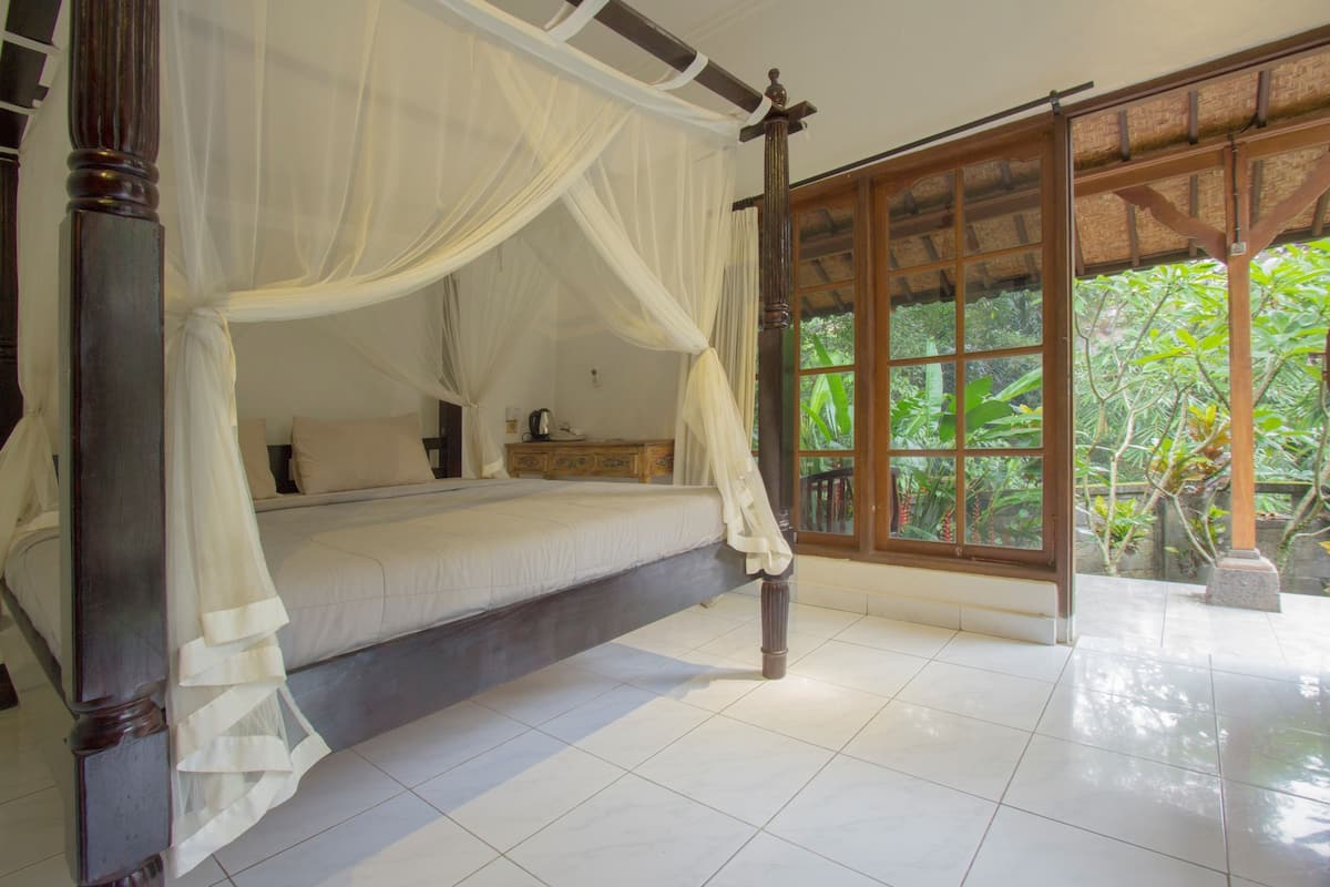 Superior Room | Desk, rollaway beds, free WiFi, bed sheets