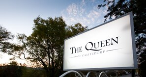 A sign for "The Queen of Calitzdorf."