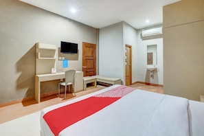 Premium bedding, desk, blackout curtains, free WiFi - Tembok Batu Residence (Pogung Lor)