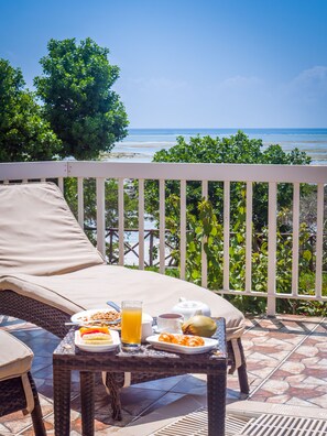 Habitación Deluxe (Deluxe Ocean View) | Balcón