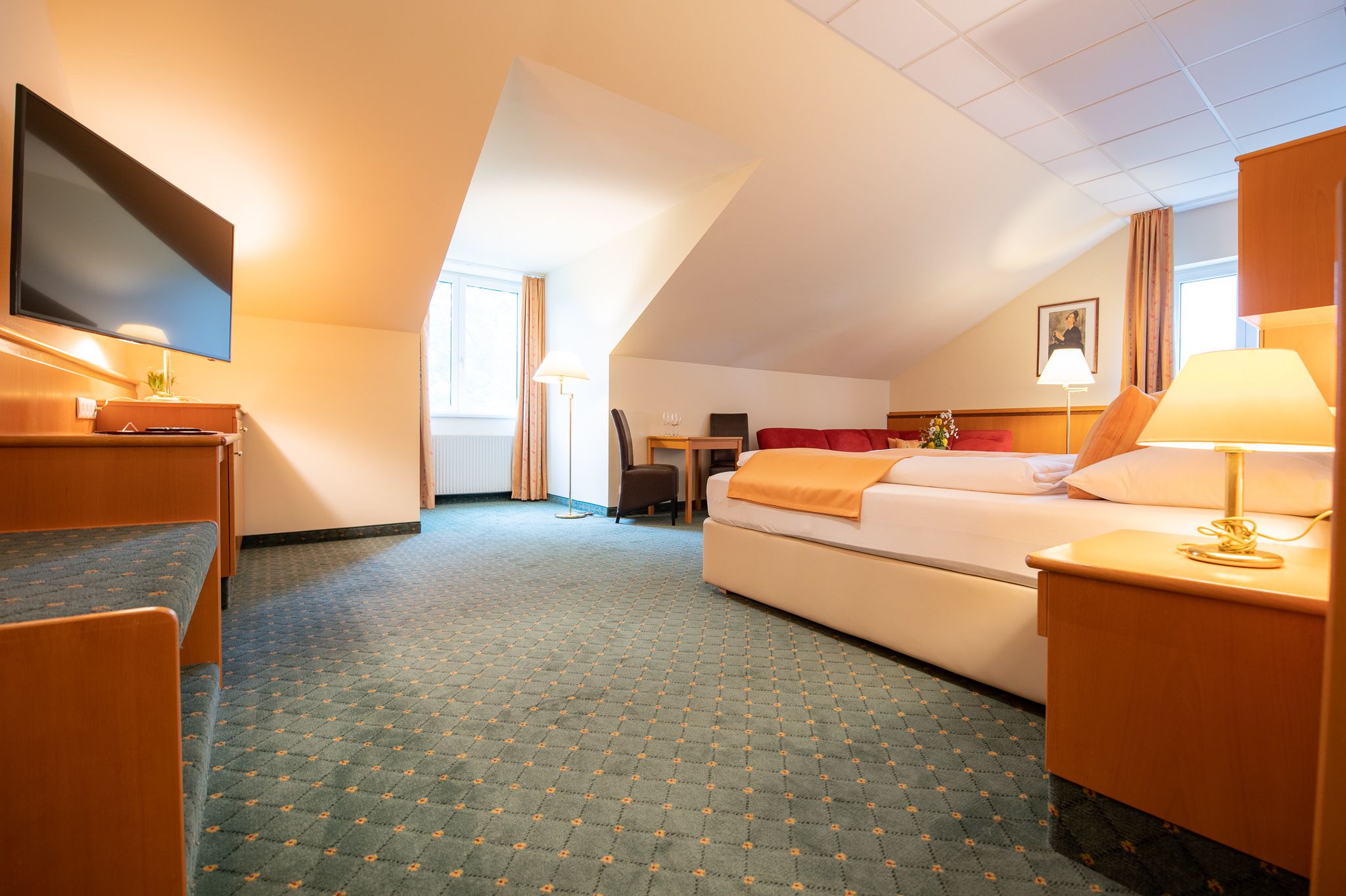 quadruple room | minibar, in-room safe, desk, cots/infant beds