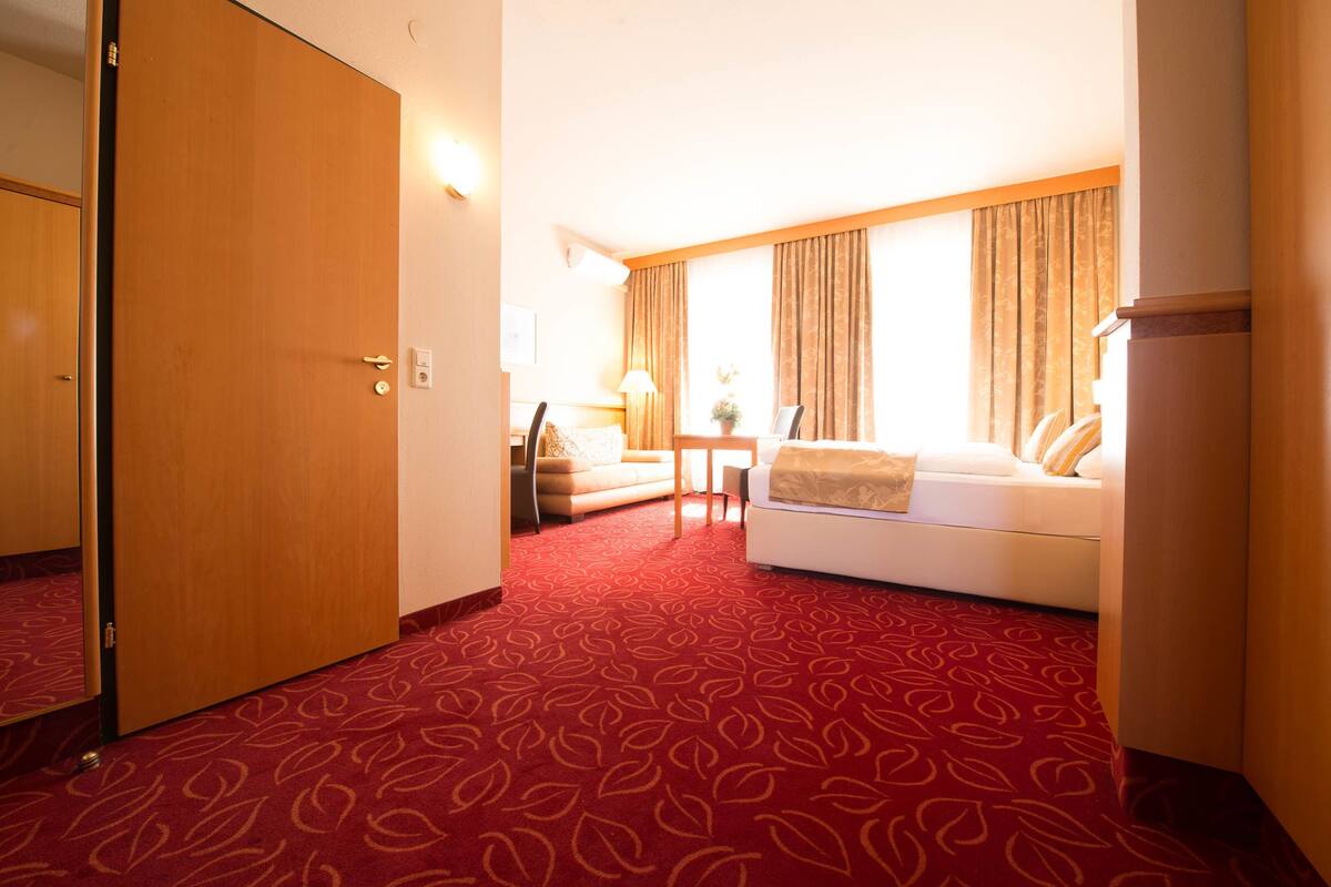 comfort double room (a/c) | minibar, in-room safe, desk, cots/infant beds