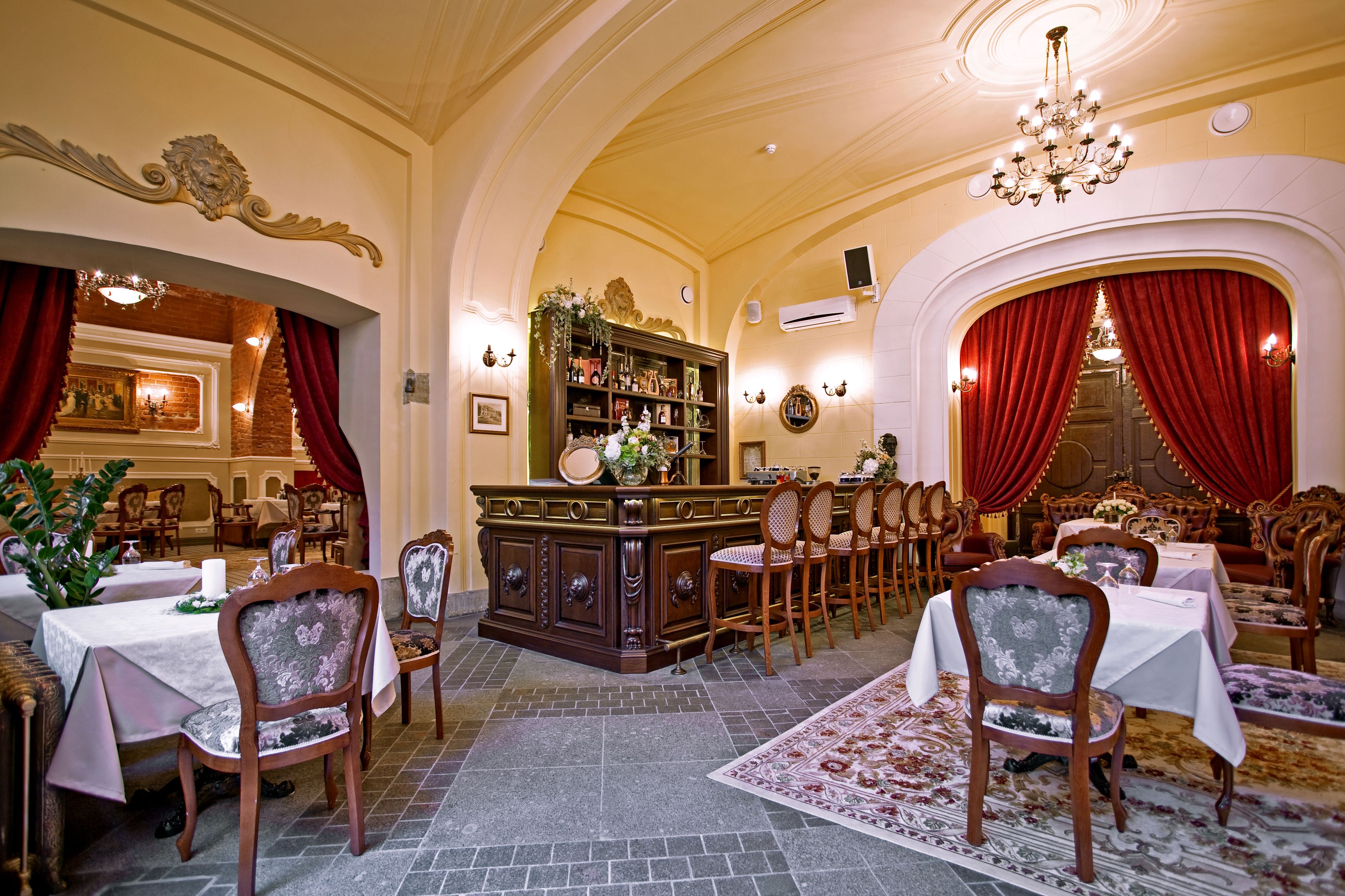 Breakfast, lunch, dinner served; Russian cuisine 