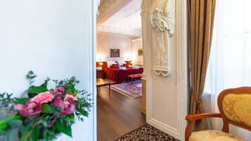 Deluxe Triple Room | Free minibar items, in-room safe, desk, blackout drapes