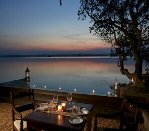 Breakfast, lunch, dinner served; international cuisine - EKHO Lake House Polonnaruwa (Polonnaruwa)