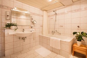 Double Room, Balcony, Mountain View | Bathroom | Shower, free toiletries, hair dryer, bathrobes - Bergidyll & Hotel Trofana (Leutasch)