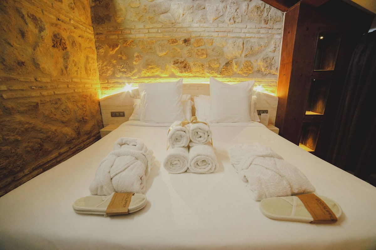 elite room (pasitea) | premium bedding, down duvets, pillow-top beds, in-room safe