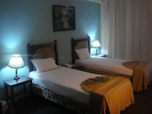 Deluxe Double or Twin Room, Sea View (With Extra Bed) | Premium bedding, minibar, in-room safe, bed sheets - Trio Hotel Kaoud Sporting (Alexandria)