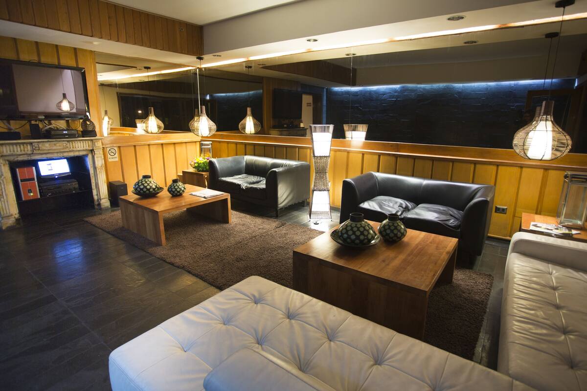 32-inch led tv with cable channels, tv, pay films