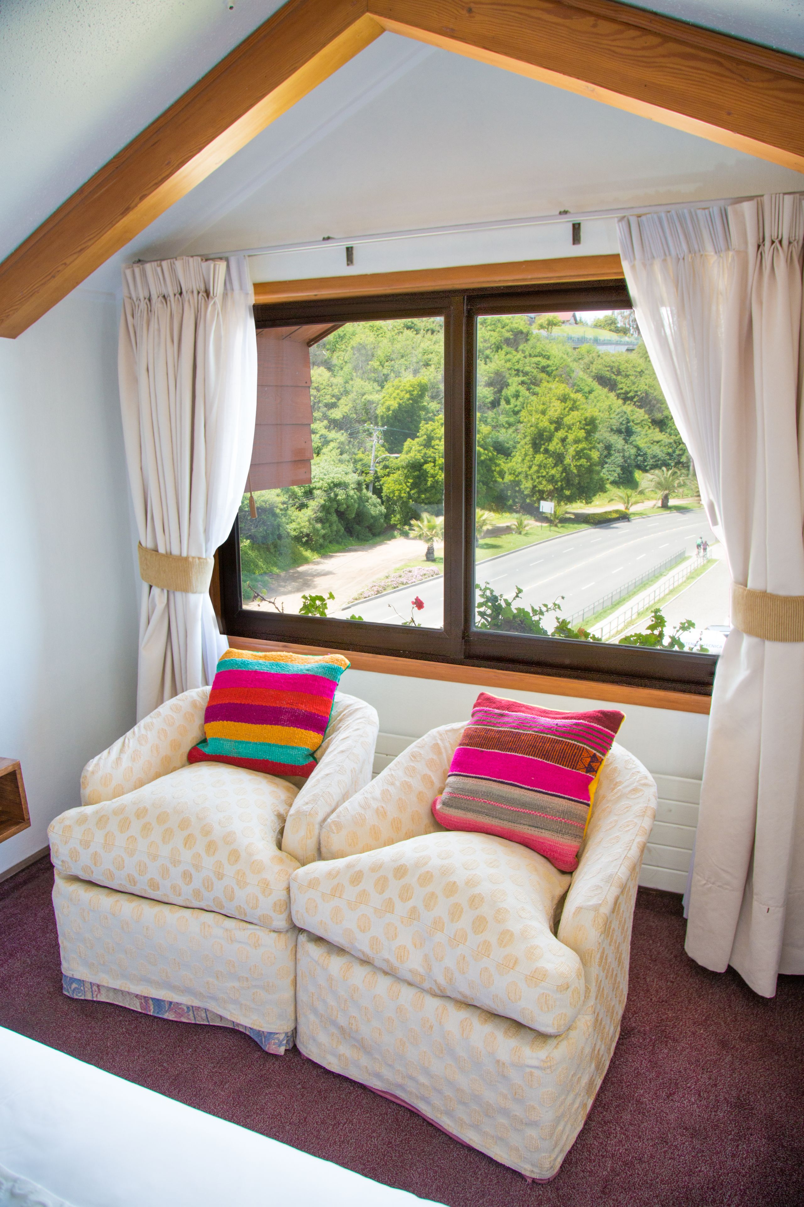 standard double room, city view | living area | 32-inch led tv with cable channels, tv, pay films