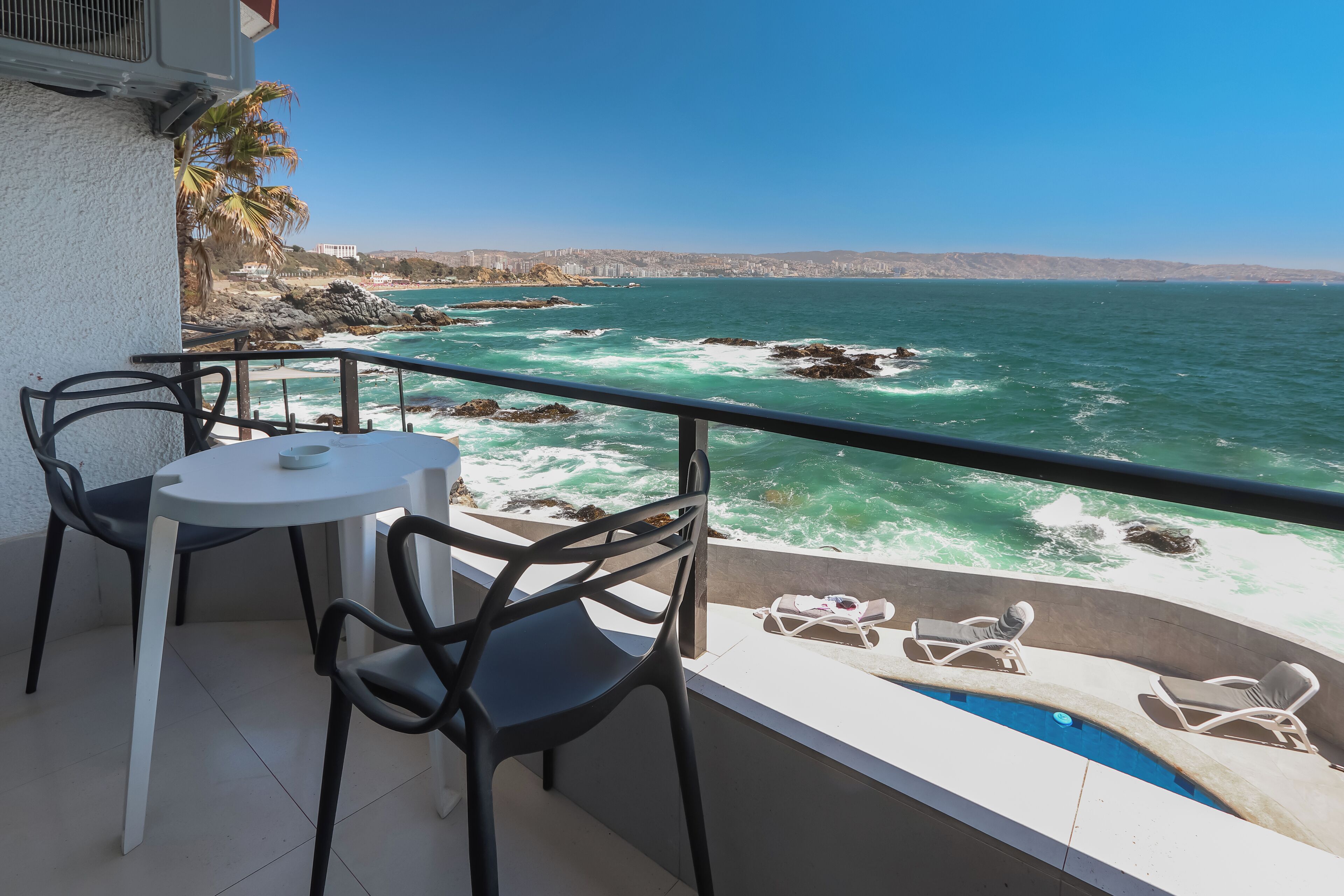 superior suite, 1 king bed, balcony | 1 bedroom, premium bedding, down duvets, pillow-top beds