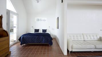 Decoración personalizada, muebles diferentes y escritorio