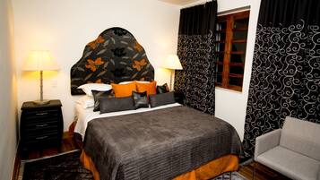 Comfort Double or Twin Room, 1 Bedroom, Ensuite | 1 bedroom, down comforters, pillowtop beds, individually decorated