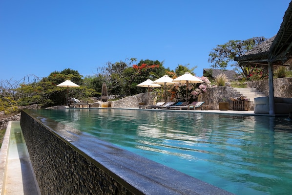 Poolside bar