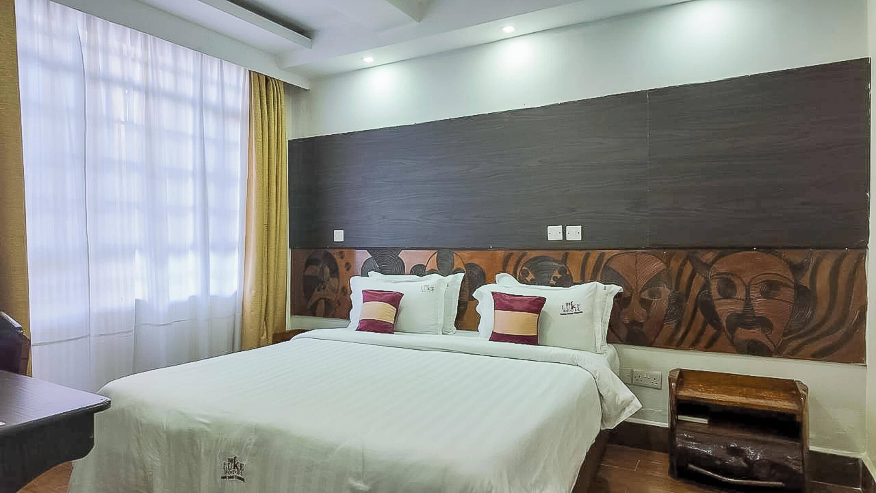 Phòng đôi Economy | Bộ đồ giường cao cấp, minibar, bàn 