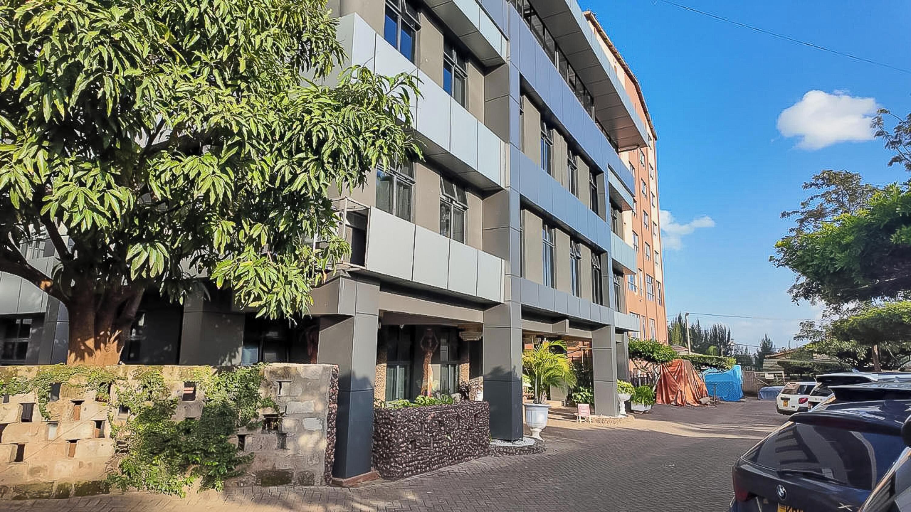 Photo - The Luke Hotel
