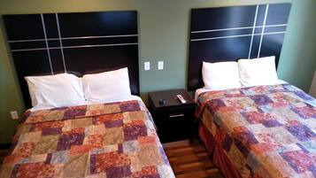 Desk, soundproofing, free WiFi, bed sheets