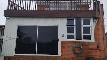 4 bedrooms, memory foam beds, iron/ironing board, free WiFi
