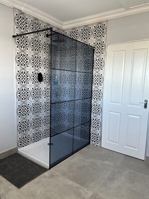Bathroom - Skylink Holiday Accommodation (East London)