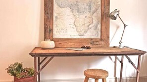 Premium bedding, in-room safe, free WiFi, bed sheets