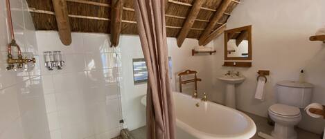 Deluxe-Doppelzimmer (Thatch room) | Badezimmer