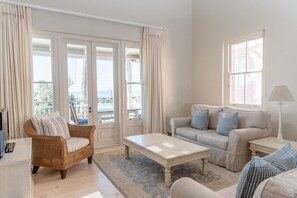 Appartement | Woonkamer | Flatscreentelevisie