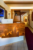 入住/退房自助服务终端