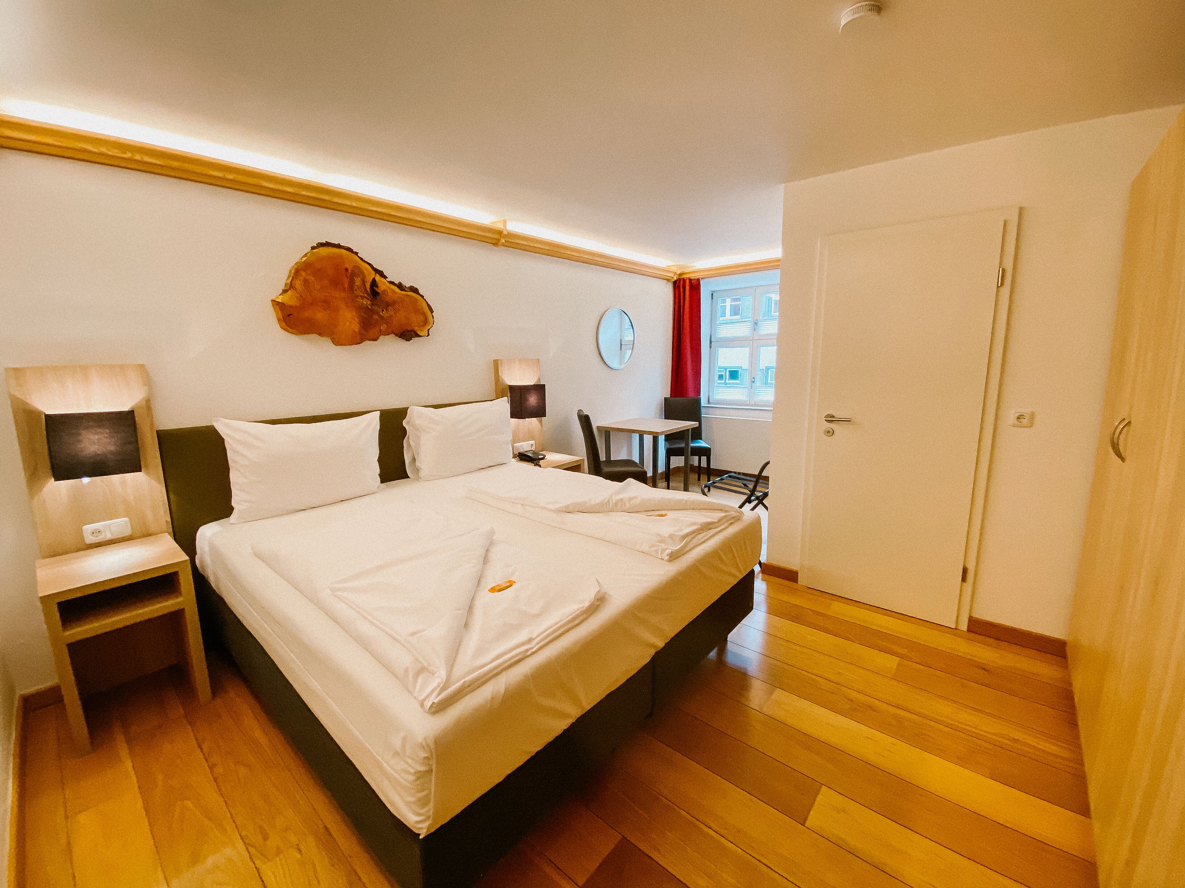 business double room | 1 bedroom, hypo-allergenic bedding, minibar, in-room safe