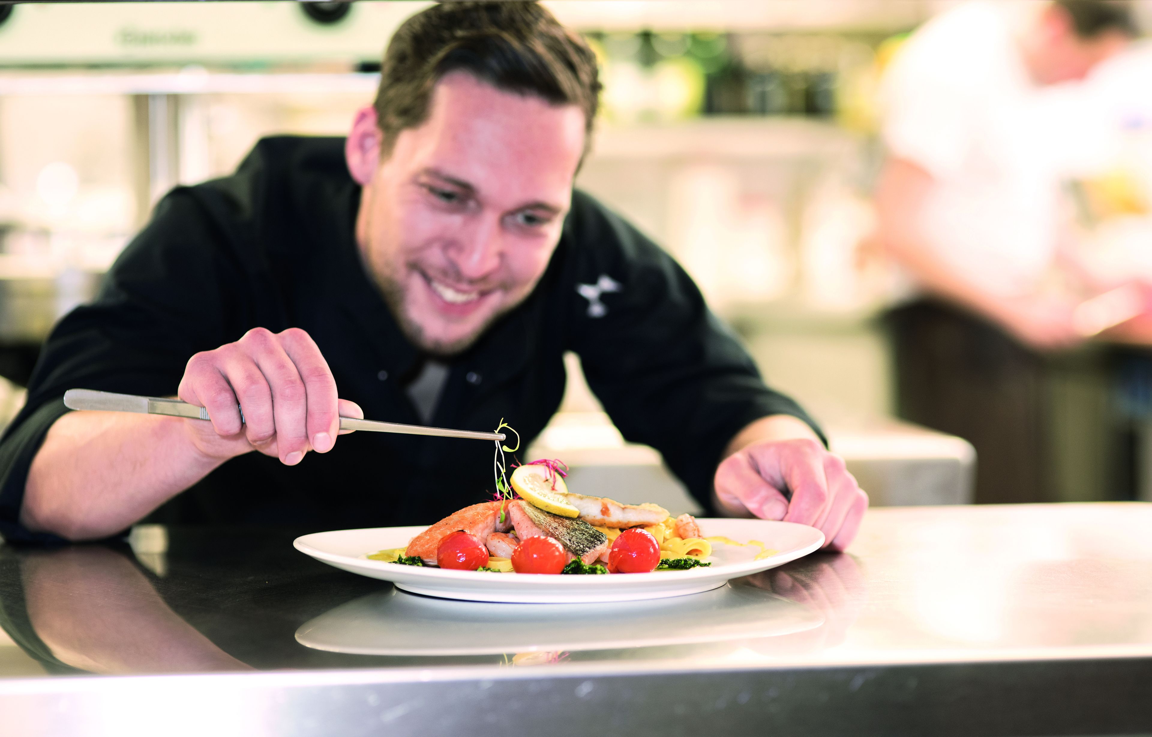 2 restaurants, lunch, dinner served; regional cuisine