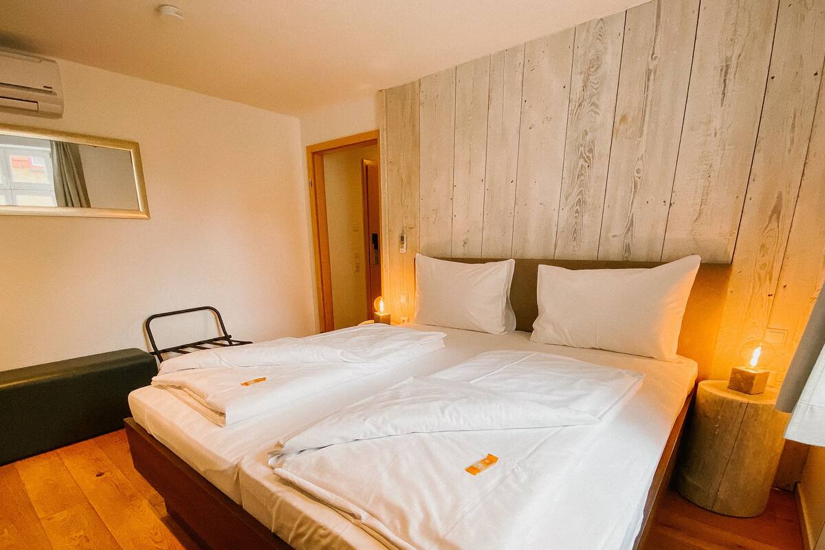 Standard Double Room | Hypo-allergenic bedding, minibar, in-room safe, desk
