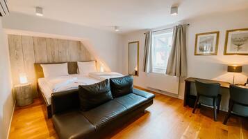 1 bedroom, hypo-allergenic bedding, minibar, in-room safe