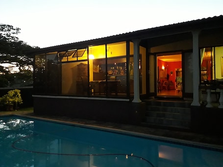 Fachada de la propiedad