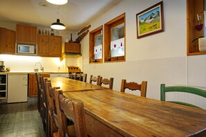 Highchair, eco-friendly cleaning products - Etape du Fanfoué (Chamrousse)