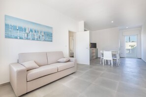 Apartment, 2 Bedrooms | Living area