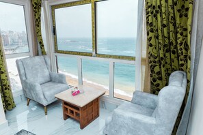 Suite with Panoramic Sea View | 露台