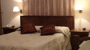 Minibar, free WiFi, bed sheets