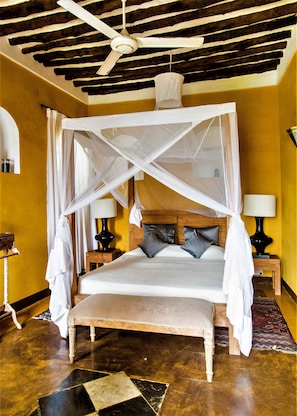 Classic Suite | 9 bedrooms, Egyptian cotton sheets, premium bedding, down duvets - Kholle House (Zanzibar Town)