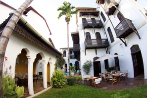 Uitzicht op de binnenplaats