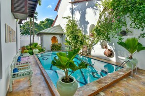 Kolam renang terbuka 