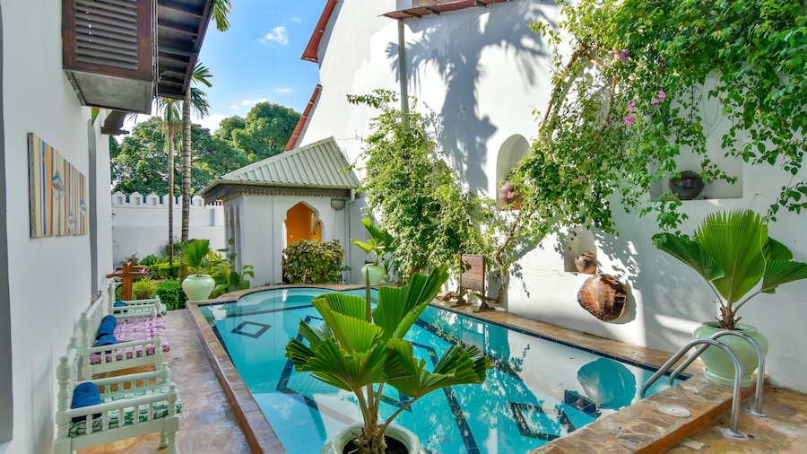 Kholle House