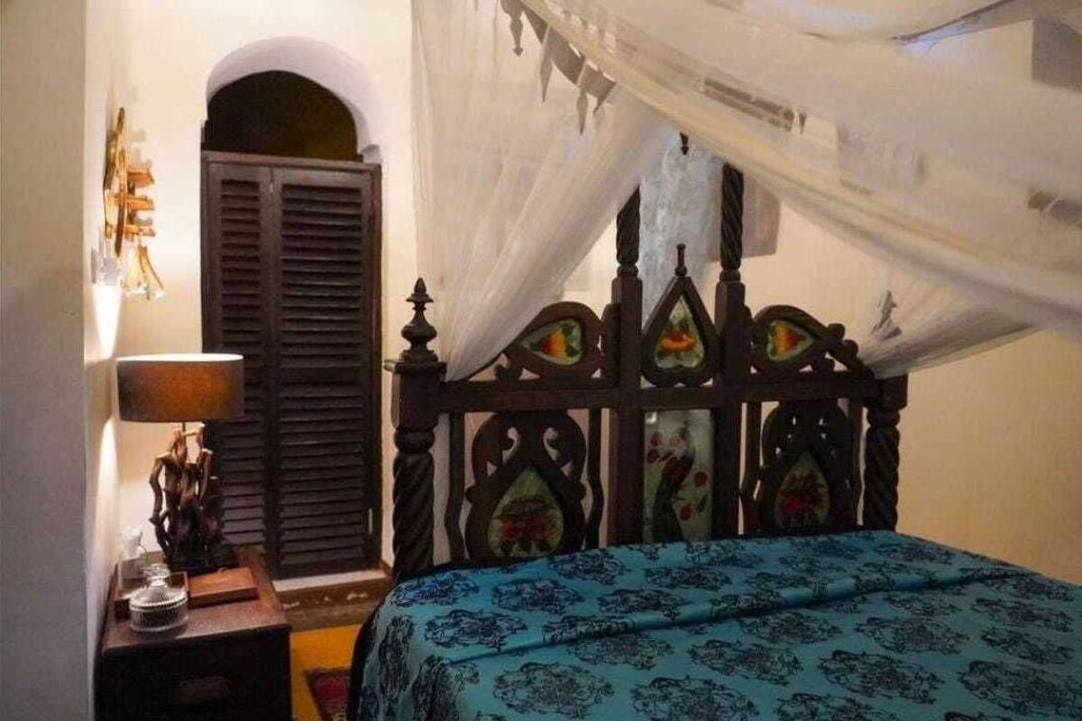 9 عدّة غرف نوم وملاءات من القطن المصري وأغطية فراش متميزة