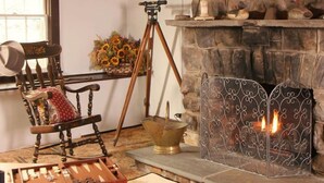 أغطية فراش متميزة ومكتب ومكواة/لوح كي وواي فاي مجانًا